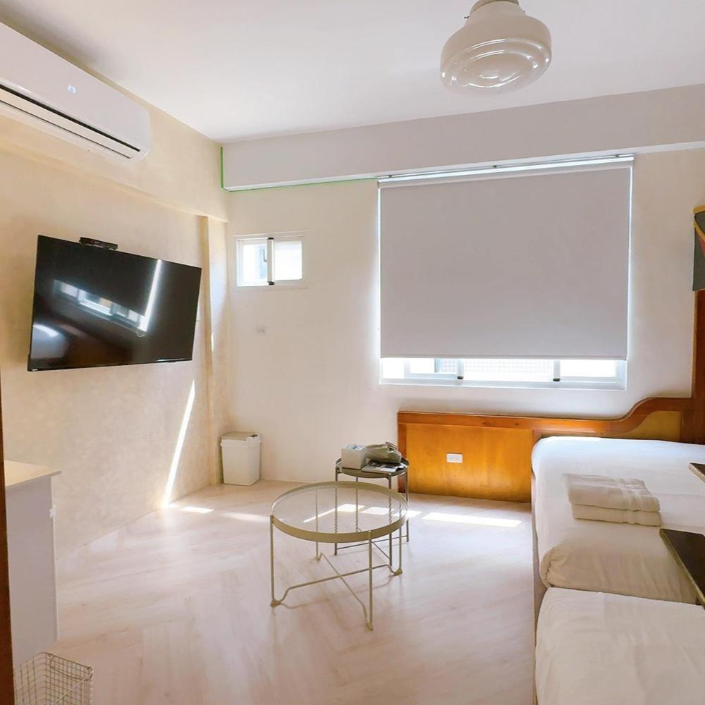 旅人船說 Dock Inn Tainan Exteriör bild